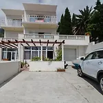 Mamma Mia - Comfort One Bedroom With Terrace مْليني